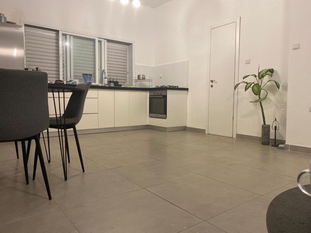 Apt Heart Tlv Arnon 50 Mt From Sea Apartment Tel Aviv Exterior photo